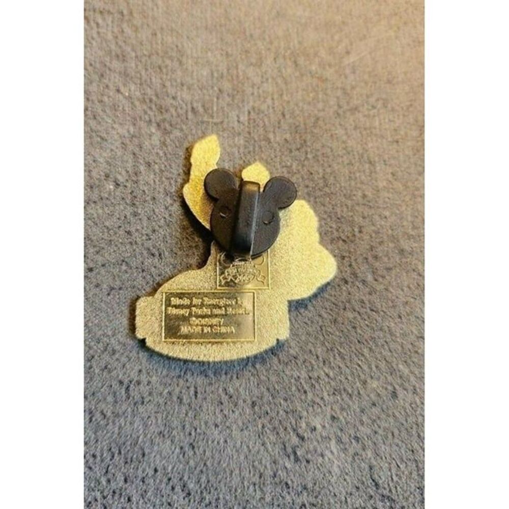 Disney Pin Lot - Picture 7 of 9